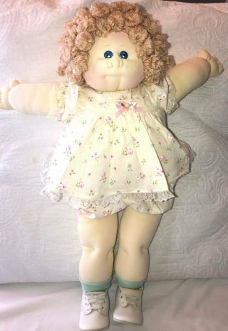 Xavier Roberts Little People Soft Sculpture Cabbage Patch Doll With Papers