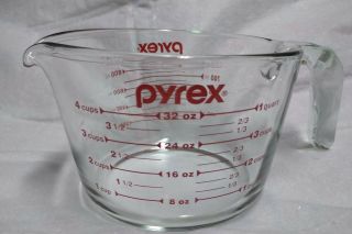 Vintage Pyrex 1 Quart 4 Cups 32 Oz.  Clear Glass Measuring Cup Red Lettering