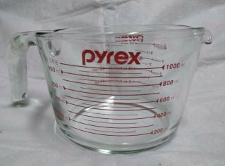 Vintage PYREX 1 Quart 4 cups 32 oz.  Clear Glass Measuring Cup Red Lettering 2