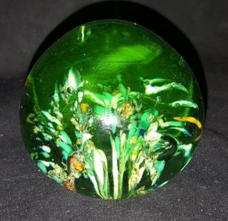 Vintage Green Art Glass Hand Blown 3 Flowers Sphere Paperweight Made India 2