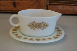 Vtg Corelle Corning Gravy/sauce Boat With Underplate Butterfly Gold Pyrex Euc