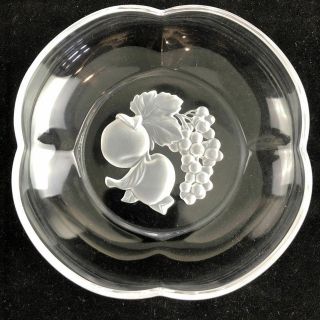 Val St Lambert Brussels Round Scalloped Bowl Etched Embossed Intaglio Fruit 5”