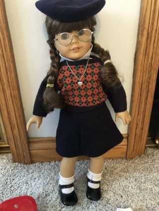 American Girl Doll Molly Mcintire - Retired With Outfit