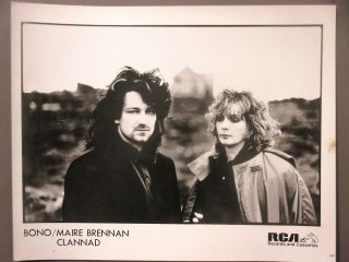 U2 Promo Photo 8 X 10 Glossy Black & White Bono With Maire Brennan Clannad