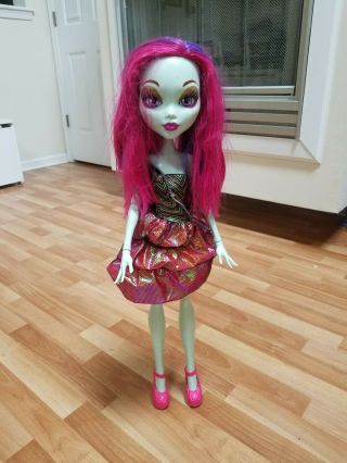 Monster High Gore - Geous Ghoul Beast Freaky Friend 28 Inch Doll Changing Eyes