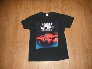 Roger Waters Us,  Them Black Tour Concert Tour 2017 Men 