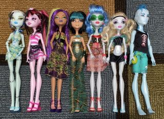 Monster High Skull Shores Frankie Draculaura Clawdeen Cleo Ghoulia Lagoona Gil