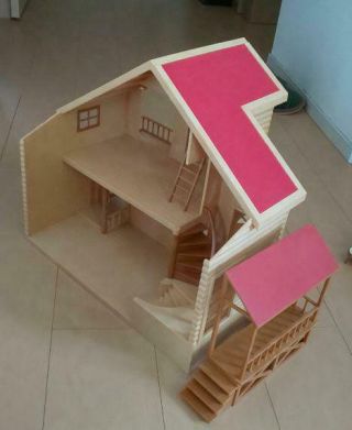 Sylvanian Families Big House With Red Roof 2
