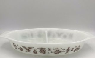 Vintage Pyrex Glass Early American Pattern Divided Dish 1 1/2qt White Brown