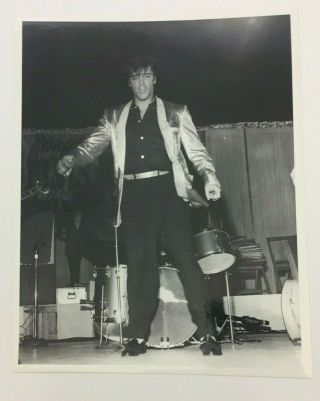 Elvis Presley In Toronto Vintage 8 X 10 Black And White Photo 3/4/1957