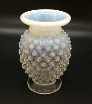 Vintage Fenton Opalescent Moonstone Hobnail Bud Vase Flat Top 3.  5 " Tall White
