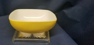 Vintage Yellow Pyrex Large Square Hostess Dish Bowl B525 - 025 /2.  5 Qt.
