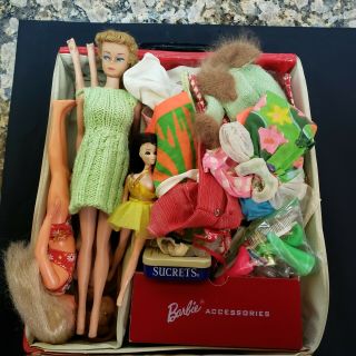 Vintage Barbie Doll Case Clothes Accessories Old & Mod