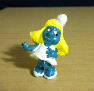 Smurfs 20034 Smurfette White Dress Vintage Smurf Figure Classic Pvc Toy Figurine