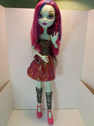 Monster High Gore - Geous Ghoul Beast Freaky Friend 28 Inch Doll Changing Eyes