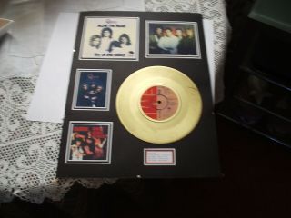 Queen,  Fredie Mercury,  Now Ime Here Gold Vynal Presentation