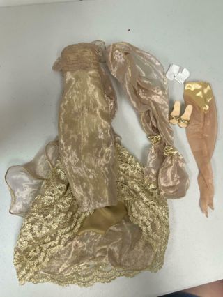 Madame Alexander Cissy Jessica Mcclintock Gold & Lace Gown Outfit