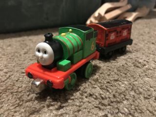 Pull N Zoom Percy With Mail Car - Thomas & Friends Diecast Take N Play Train