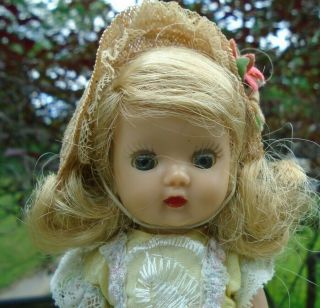 Vintage 1950s 8 " Walker Nasb Muffie Doll Blond In Yellow Lacy Dress Hat Purse