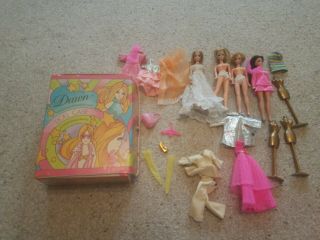 Vintage Dawn And Doll Case Clothes Accessories 4 Dolls 1970 Topper Usa