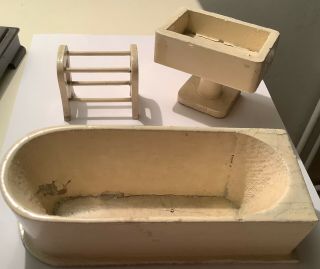 Antique Large Dolls House White Painted Bath,  Sink And Towel Rail Lines / Triang
