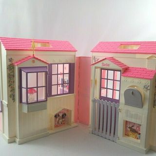 Vintage Mattel Barbie Folding Pretty Doll House 1996 Some Accessories 3 Rooms