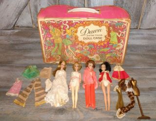 Vintage Dawn Doll And Her Friends With Carry Case,  Clothes,  And 4 Dolls