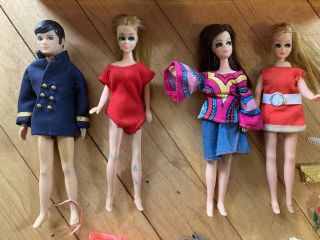 Vintage Dawn and Her Friends Doll Case W/ Clothes & 4 Dolls Including Gary 2
