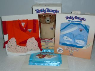 Vintage 1985 Wow Teddy Ruxpin Animated Talking Toy 2 Outfits Pillow Blanket Set