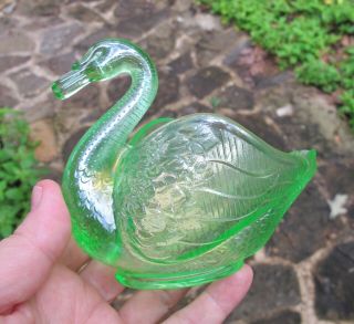 Fenton Ice Green Antique Carnival Art Glass Swan Pastel Florentine Salt Dip