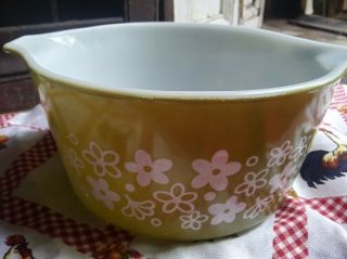 Vintage Pyrex Spring Blossom Green Crazy Daisy Mixing Bowl 1 Quart 473