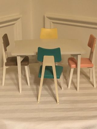 Vintage Barbie Doll Dream House Kitchen Deluxe Table And Chairs Set