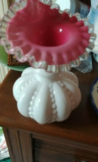 Lovely Fenton White Hobnail Crimped Silver Crest Jack In The Pulpit Pink Vase
