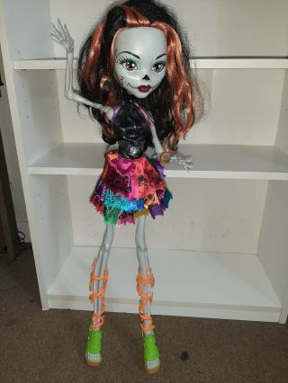 Monster High 28 Inch Doll Skelita Color Change Eyes Hard To Find Collectible