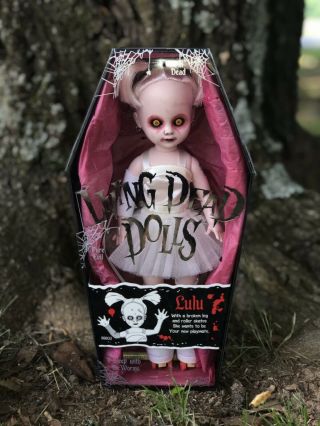 Lulu Living Dead Doll Series 4 Left Her Coffin Once Or Twice (opened)