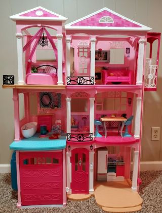 Barbie Dream House 3 Story Pink 2015 W/accessories.  Local Pick Up Only
