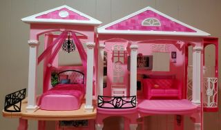 Barbie Dream House 3 Story Pink 2015 w/accessories.  Local Pick Up Only 2