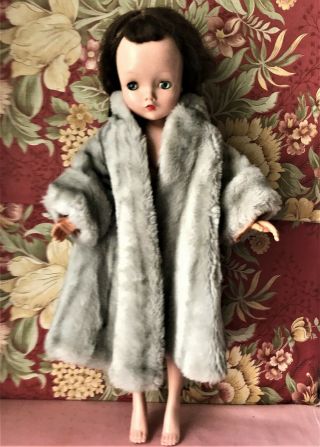 Elegant Vintage Madame Alexander Cissy Fashion Doll Perhaps Faux Fur Coat