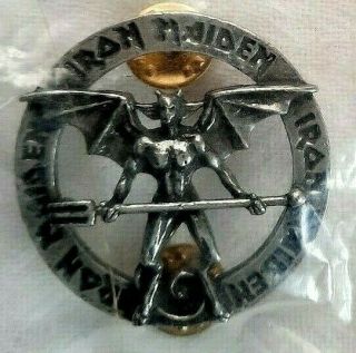 IRON MAIDEN PEWTER POKER ROX METAL PIN BADGE BY ALCHEMY - 2