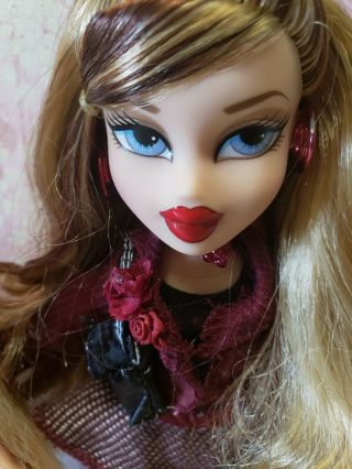 Bratz dolls Twiins Orianna Valentina in clothes w accessories purses, 3