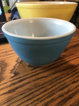 Vintage Pyrex Blue Mixing Bowl,  401,  1 - 1/2 Pint