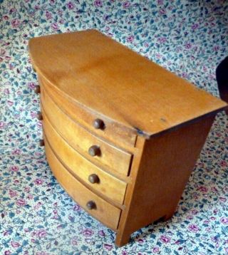 Vintage TYNIETOY Swell Front Bureau Chest of Drawers 1:12 Dollhouse Miniature 2