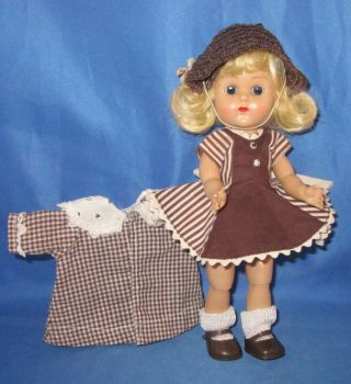 Vintage 1950s Vogue Ginny 7.  5 " Bkw Doll In " Vogue " Tagged Outfit