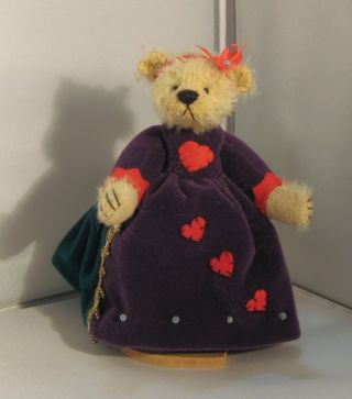 Deb Canham Miniature Bear - Queen Of Hearts 340/2500