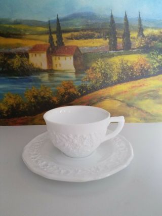 Vintage Milk Glass Cups & Saucers Set Of 4