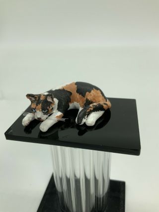 Dollhouse Miniature Artisan Signed Sue Veeder Sculpted Cat (r)