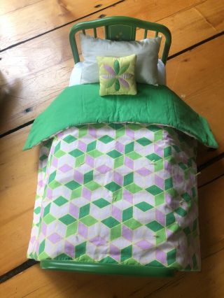 American Girl Doll Kit Fold Out Green Metal Day Bed,  Bedding,  Pillows