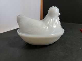 Vintage Small White Milk Glass Hen Chicken Rooster On Nest 3 - 1/2 " Tall
