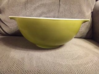 Vintage Pyrex 2 Qt.  443 Verde Avocado Green Cinderella Nesting Mixing Bowl