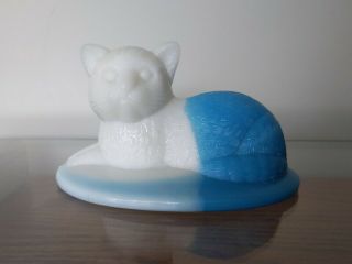 Vintage Westmoreland Blue White Nesting Cat Candy Dish Trinket Milk Glass Lid